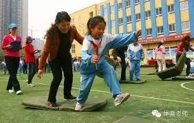 威少本赛季首发时场均接近15+8+8，高于赛季平均数据